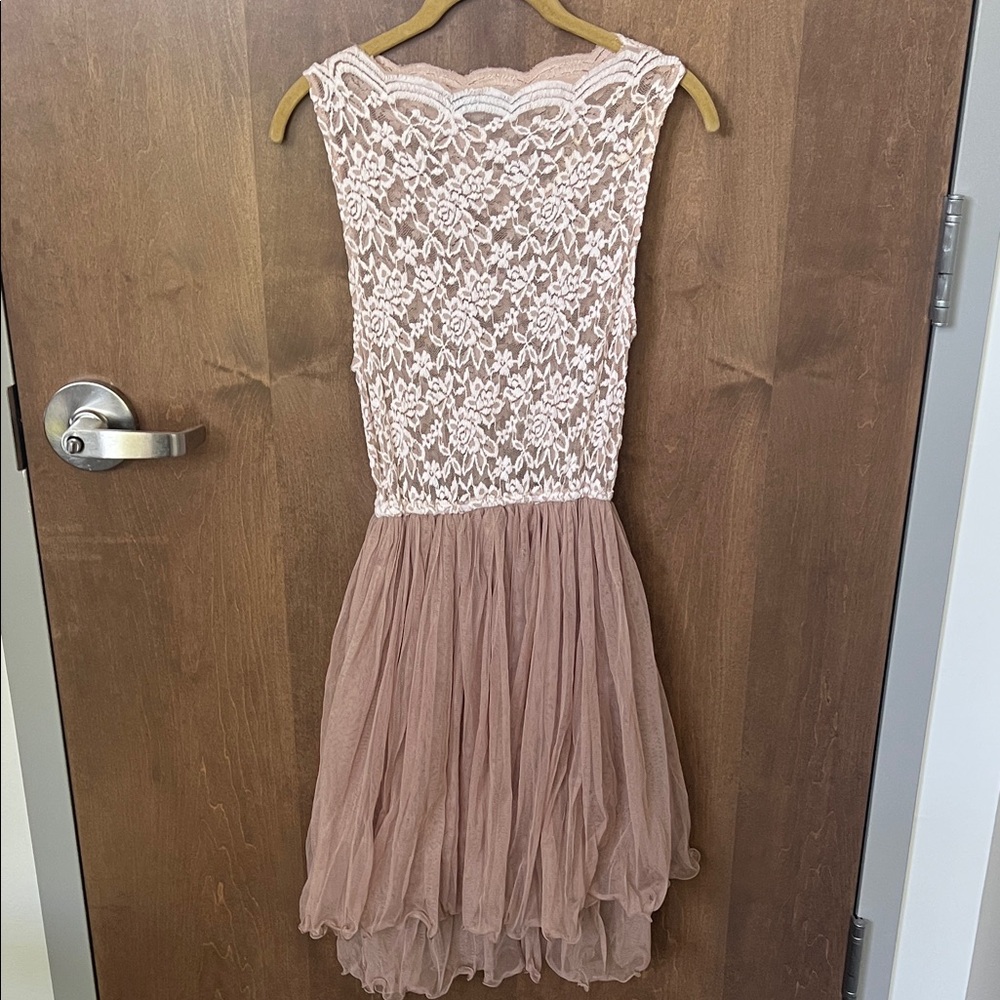 ✨ O2 Collection Lace & Tulle Dress – Size Small ✨ - Picture 3 of 8
